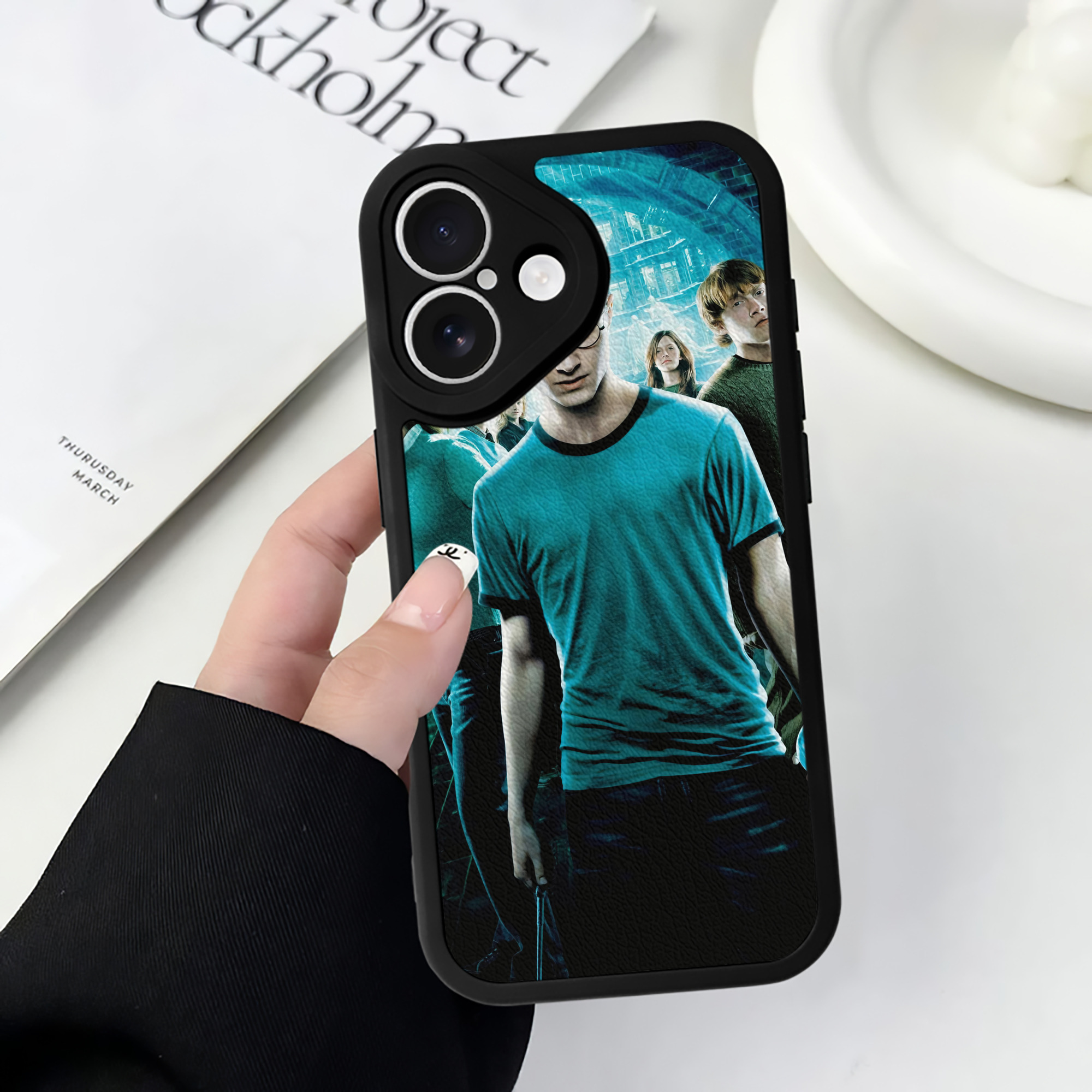 （画像用） Harry Potter ハリー・ポッターシリーズ 【iPhone 16シリーズ対応】シリコンスマホケース（レザー調） 材質：シリコン